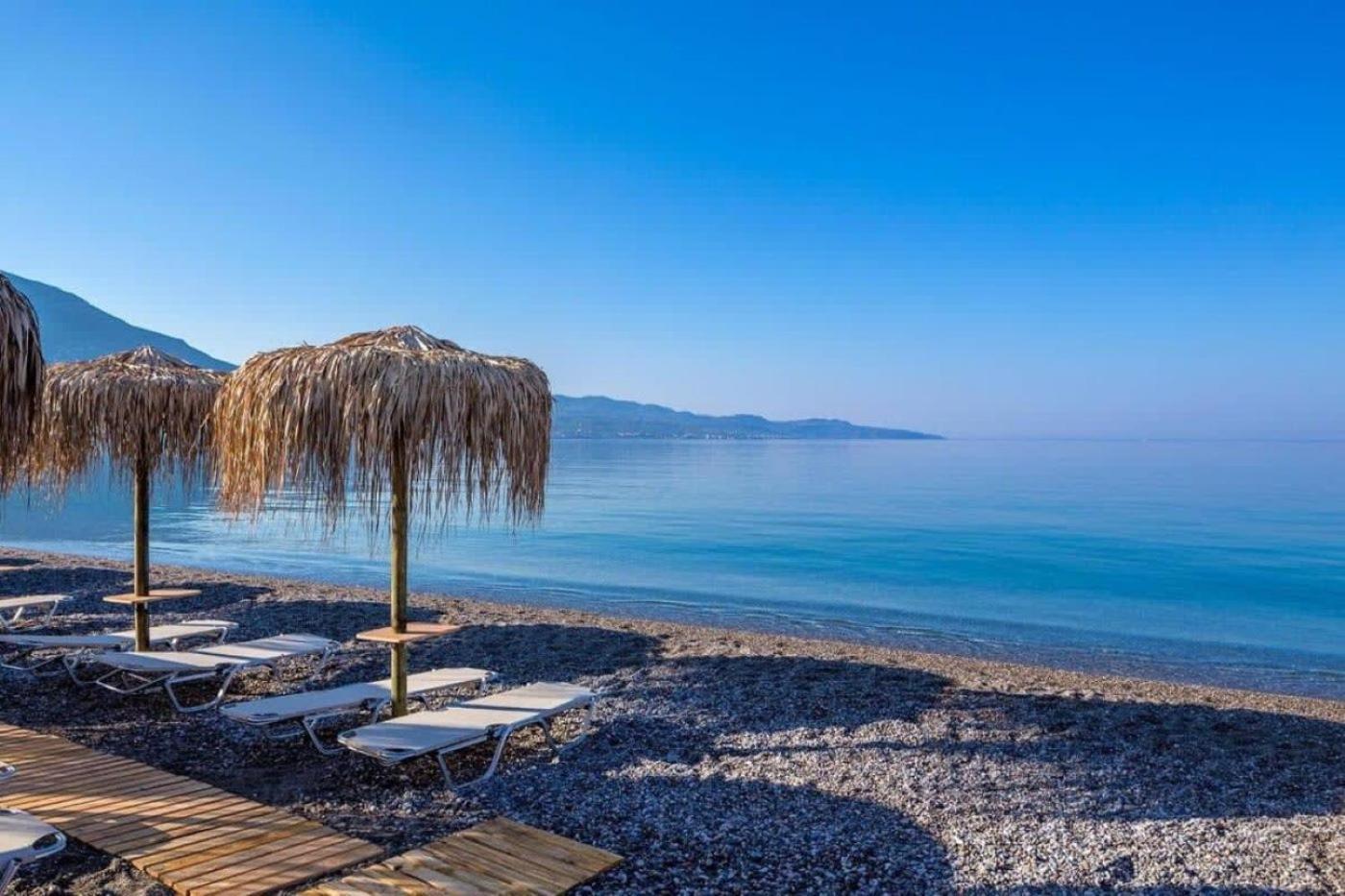 Kalamata'S Sunny Retreat Near The Historic Center Екстериор снимка
