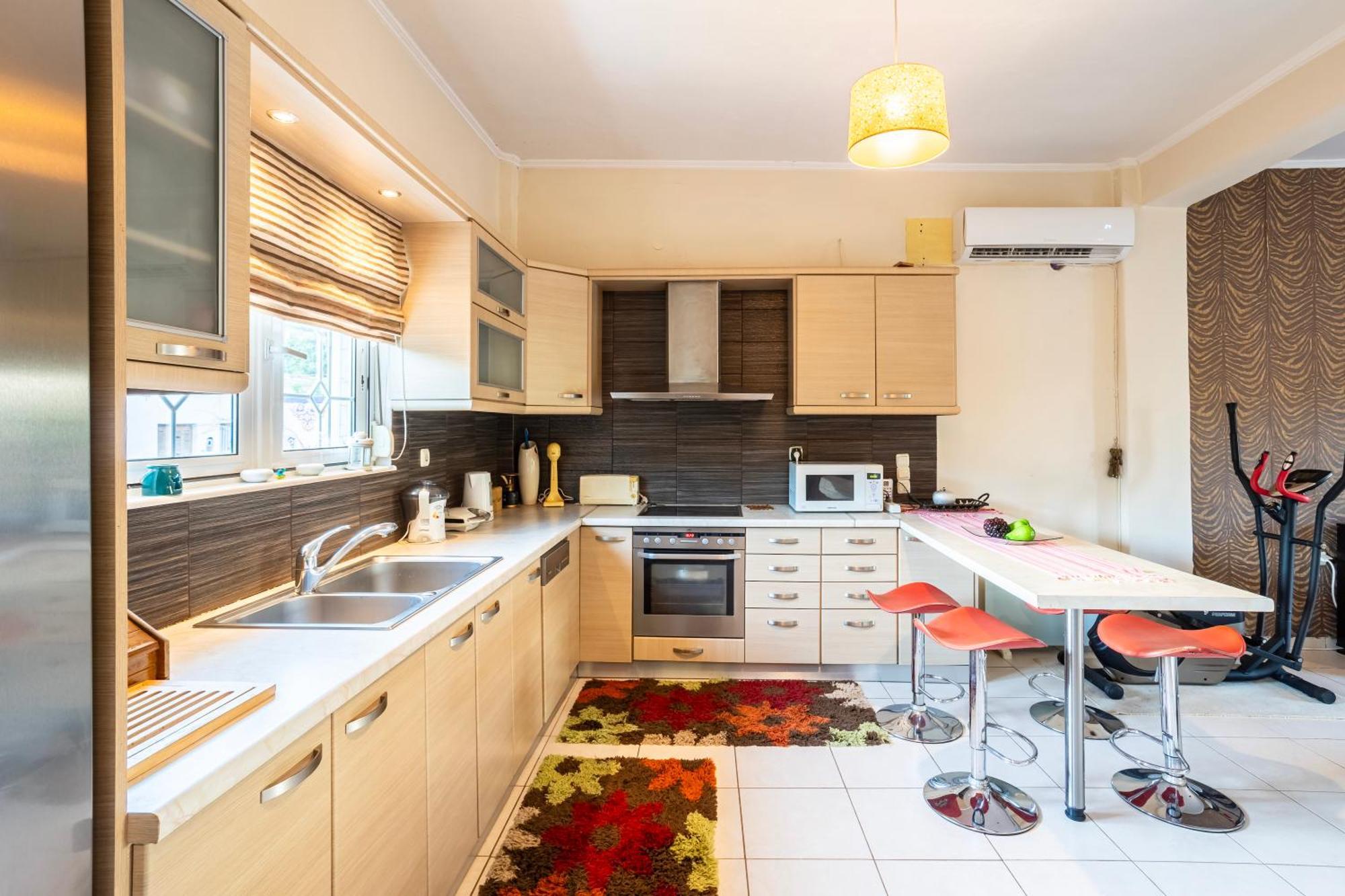 Kalamata'S Sunny Retreat Near The Historic Center Екстериор снимка