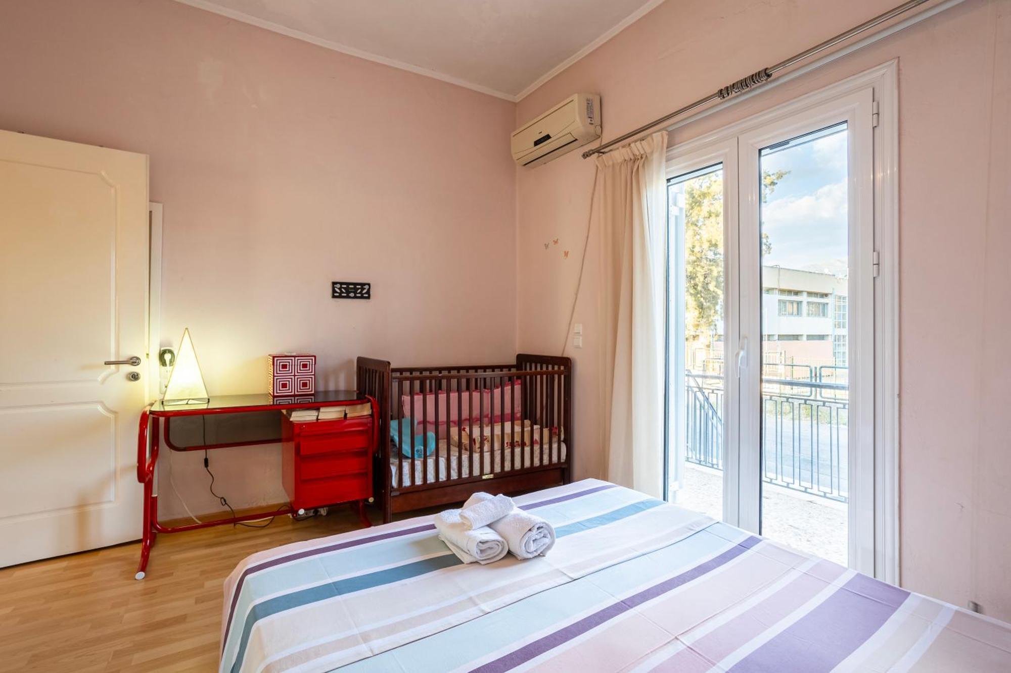 Kalamata'S Sunny Retreat Near The Historic Center Екстериор снимка
