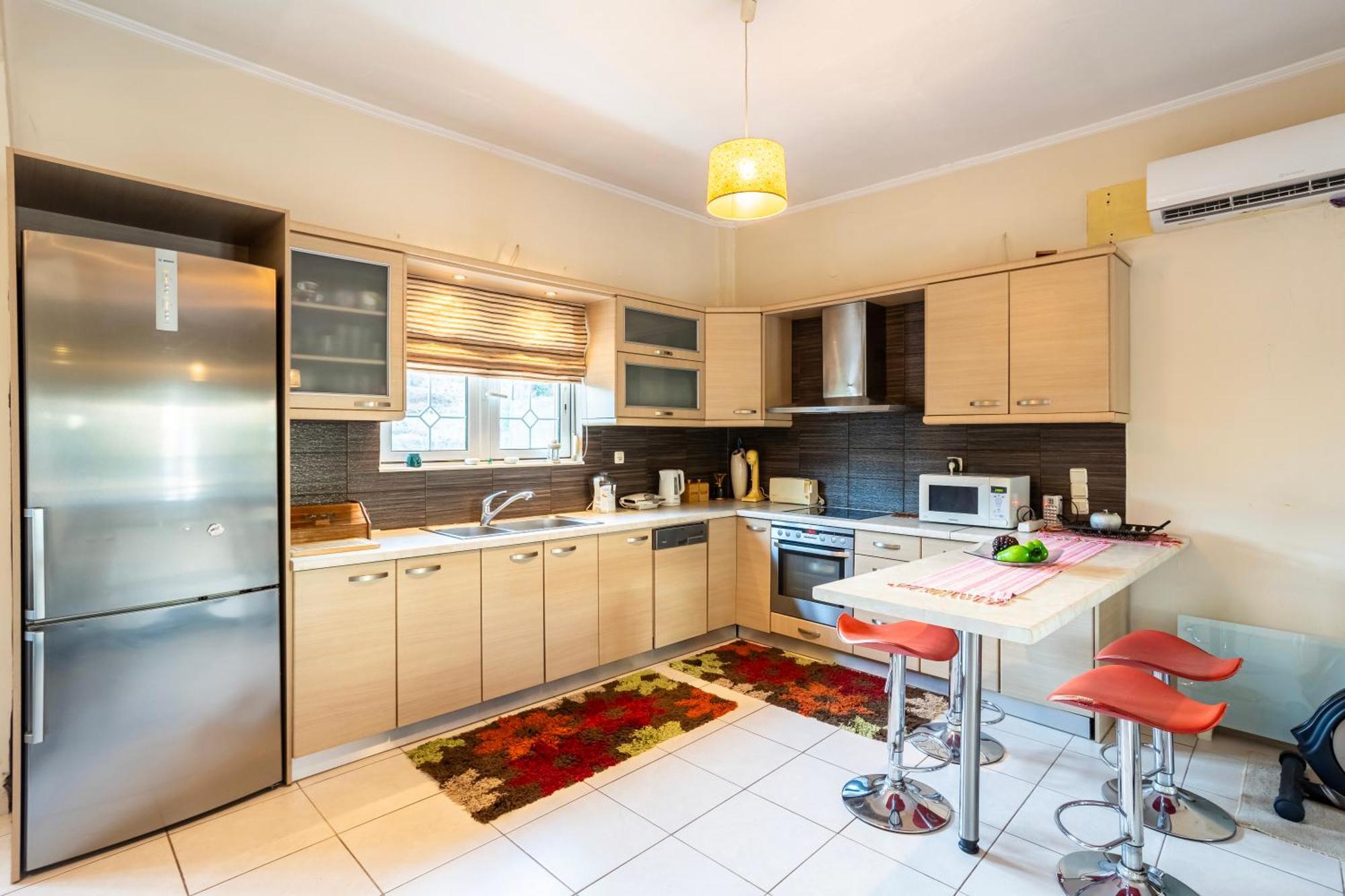 Kalamata'S Sunny Retreat Near The Historic Center Екстериор снимка